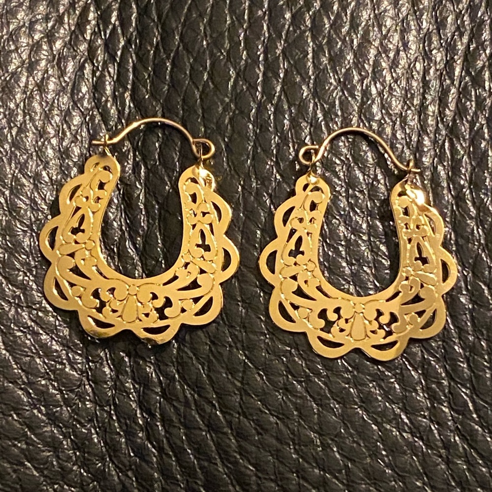 🔥14 Karat GoldF pierced earrings over 25 years old! 🟣 LEGACY PIECE